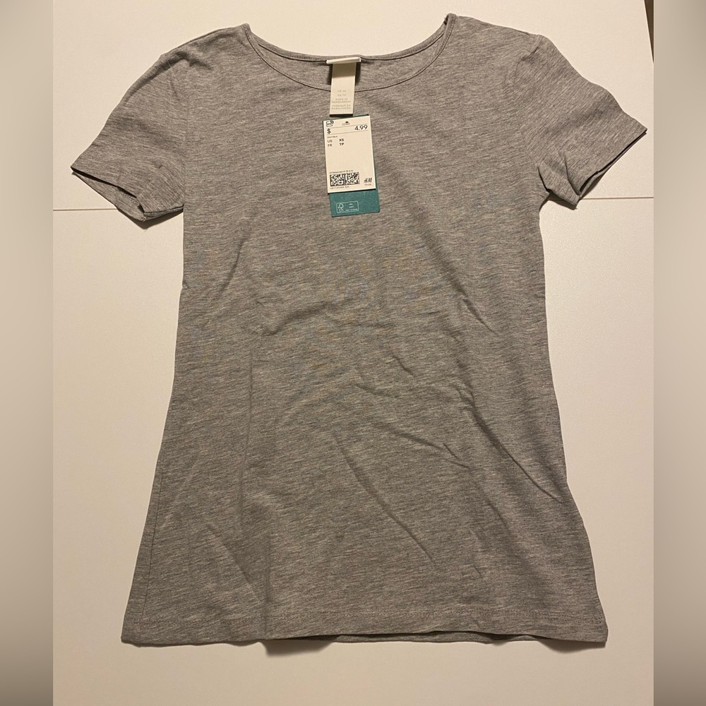 H&M grey t-shirt NWT